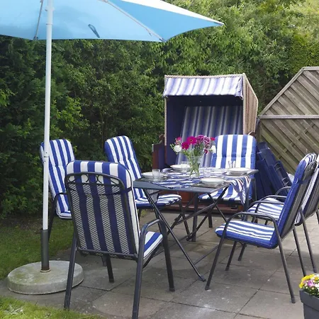 Ferienanlage-reriker-strasse-eg-links-9388 * Kuehlungsborn